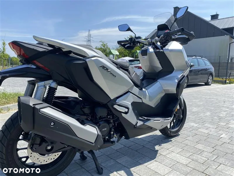 Honda ADV350 - 9