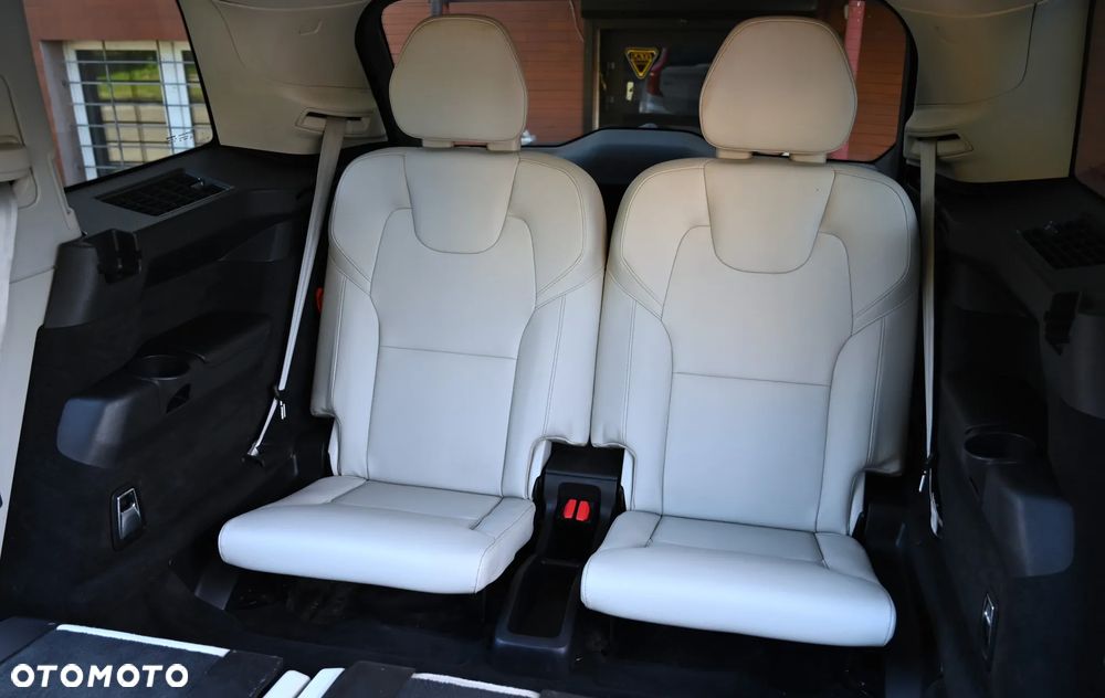 Volvo XC 90 - 23