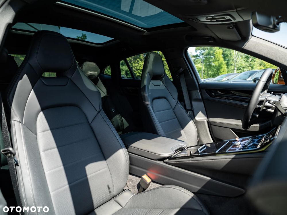 Porsche Panamera 4 E-Hybrid PHEV - 18