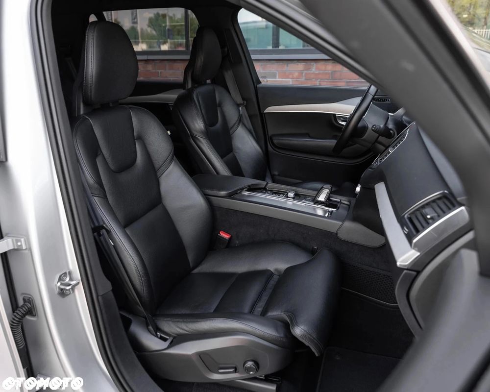 Volvo XC 90 B5 D AWD Geartronic Momentum - 21