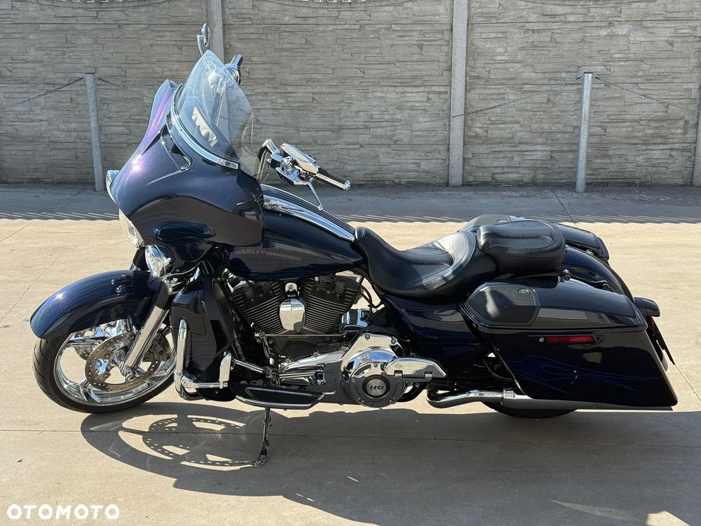 Harley-Davidson CVO Street Glide - 4