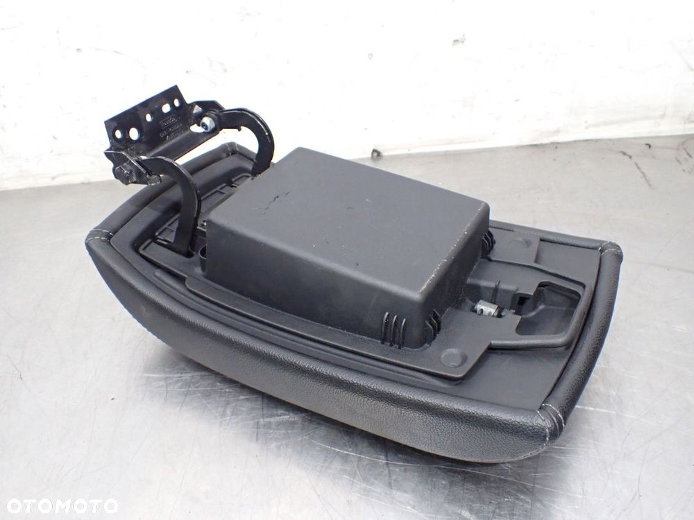 PODŁOKIETNIK FORD MONDEO MK4 2.0TDCI 6M21-R044C82-A - 4