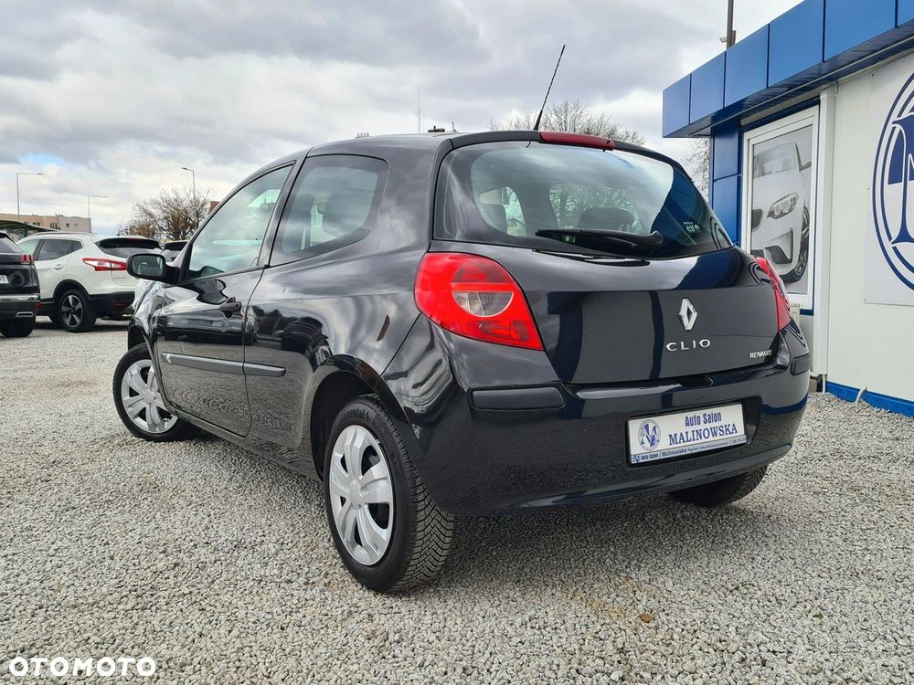 Renault Clio 1.2 16V Authentique - 4