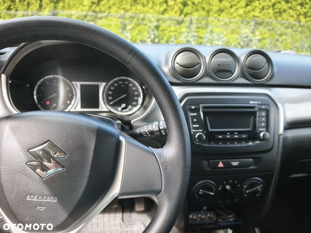 Suzuki Vitara 1.6 Comfort 2WD - 17
