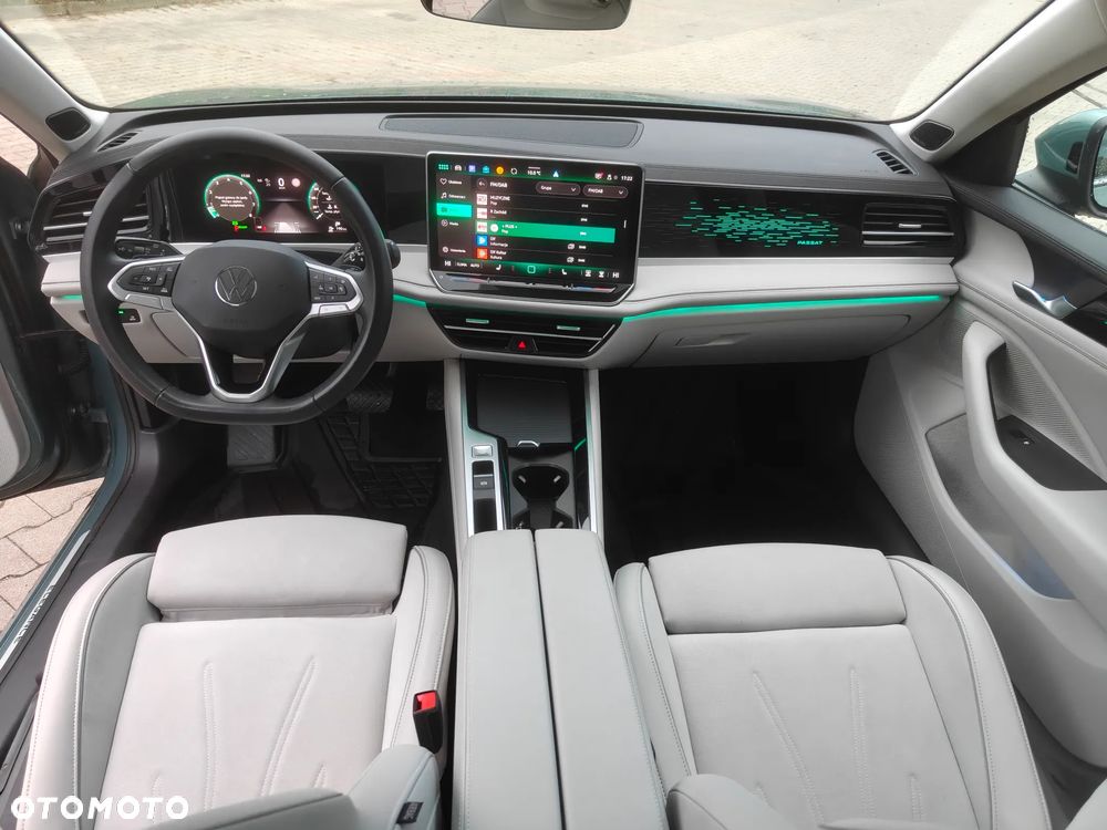 Volkswagen Passat - 14