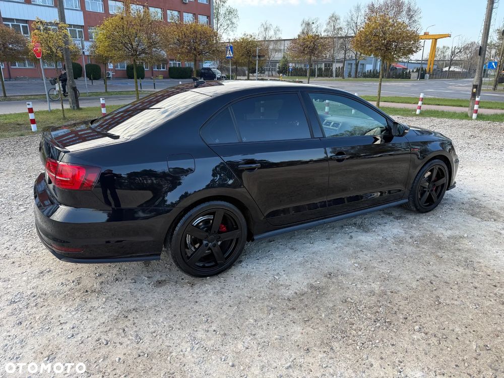 Volkswagen Jetta - 7