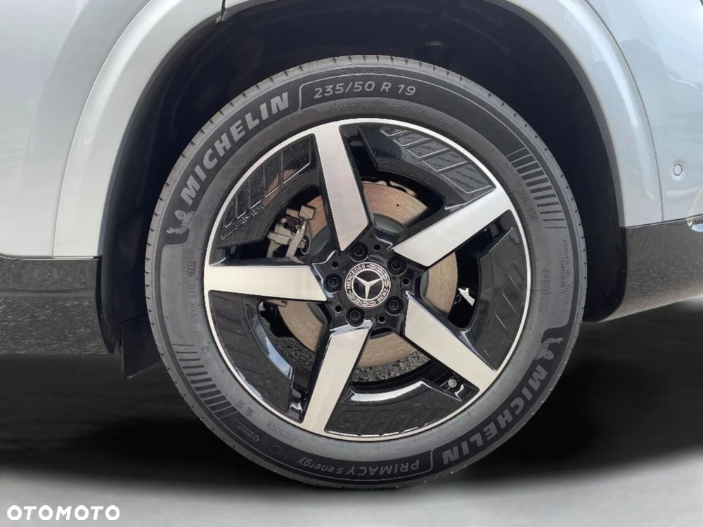 Mercedes-Benz GLB - 10