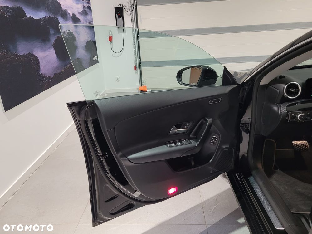 Mercedes-Benz CLA 200 7G-DCT - 13