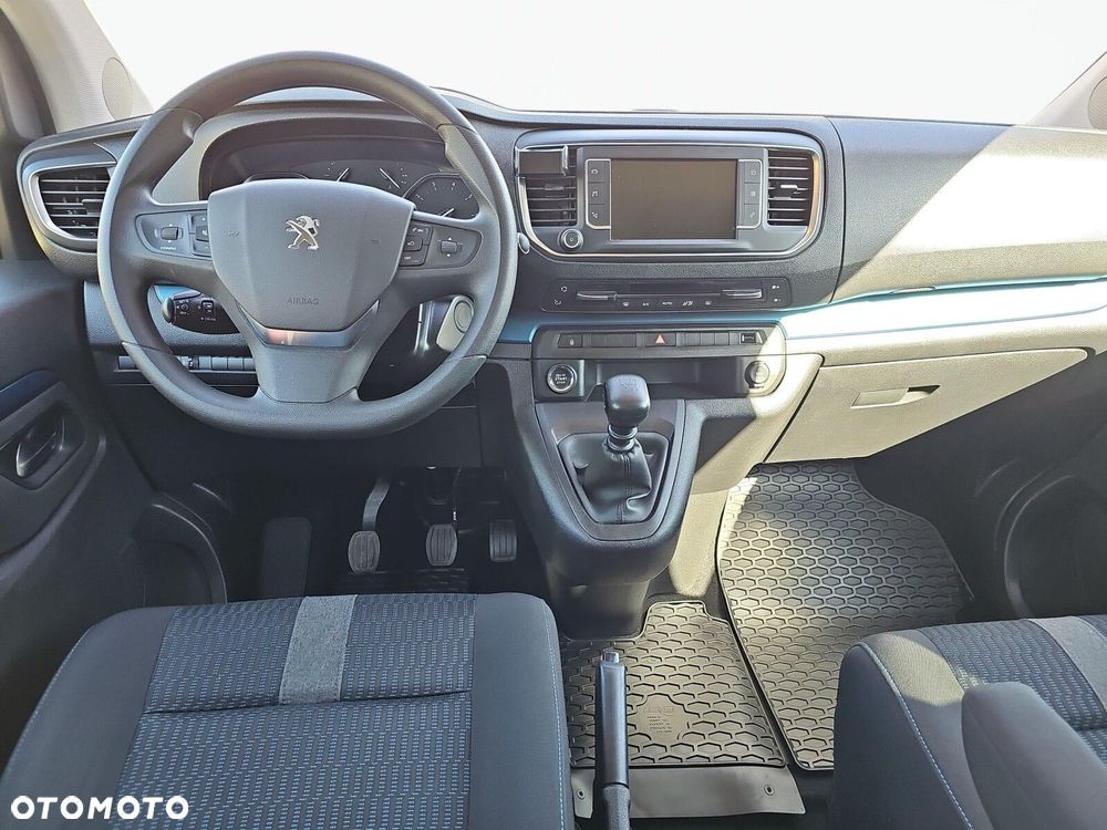 Peugeot Traveller - 13