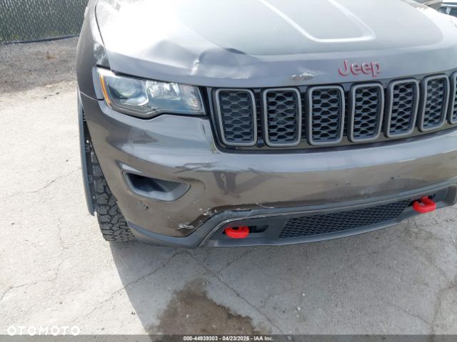 Jeep Grand Cherokee - 8