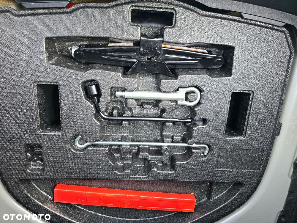Toyota Corolla 1.8 Hybrid Comfort - 23