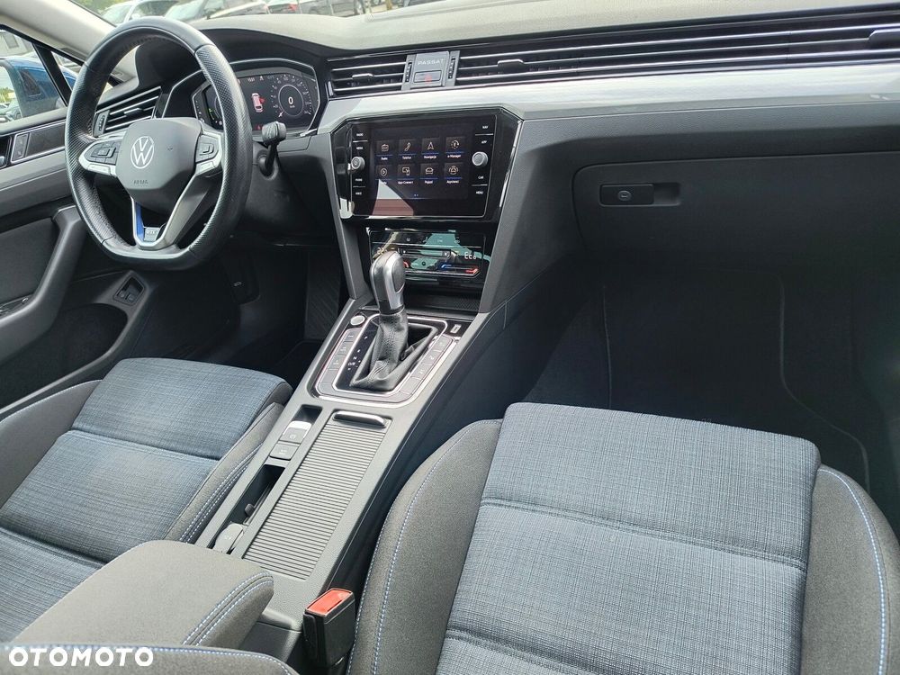 Volkswagen Passat - 14