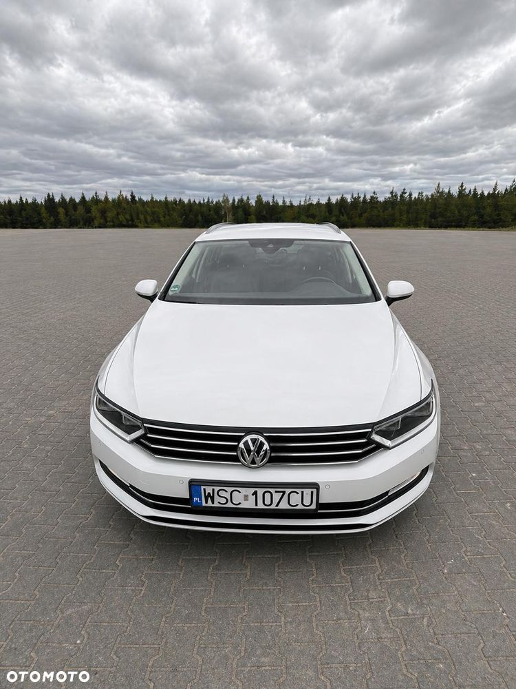 Volkswagen Passat 1.6 TDI SCR DSG Conceptline - 2