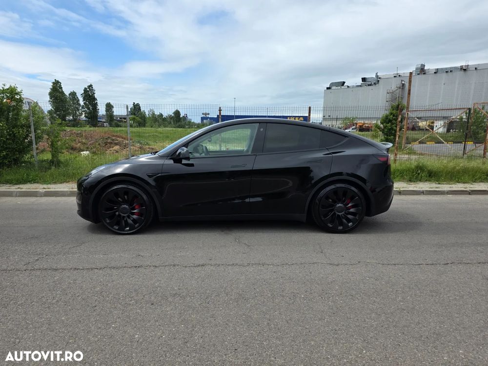 Tesla Model Y AWD Performance - 7