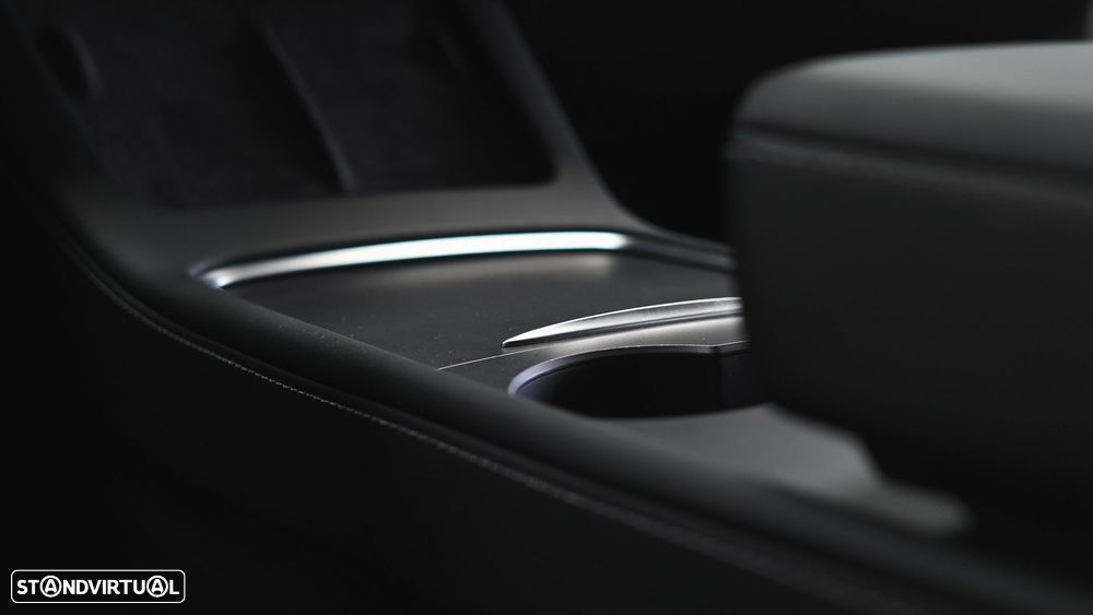 Tesla Model Y Long Range Dual Motor AWD - 53