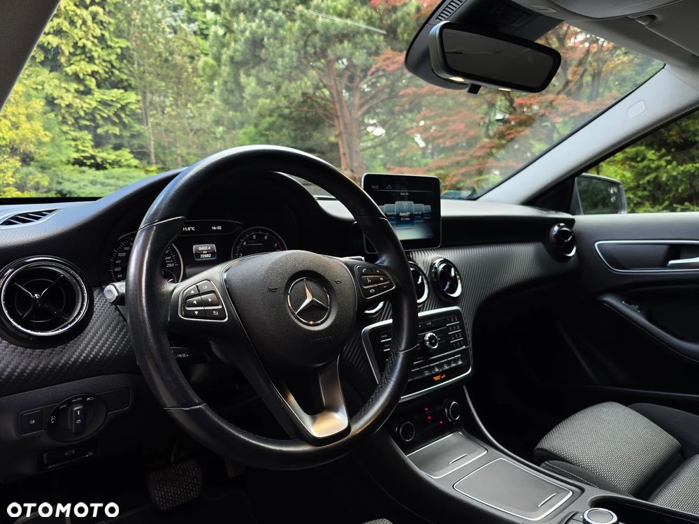 Mercedes-Benz GLA 200 7G-DCT Style - 18