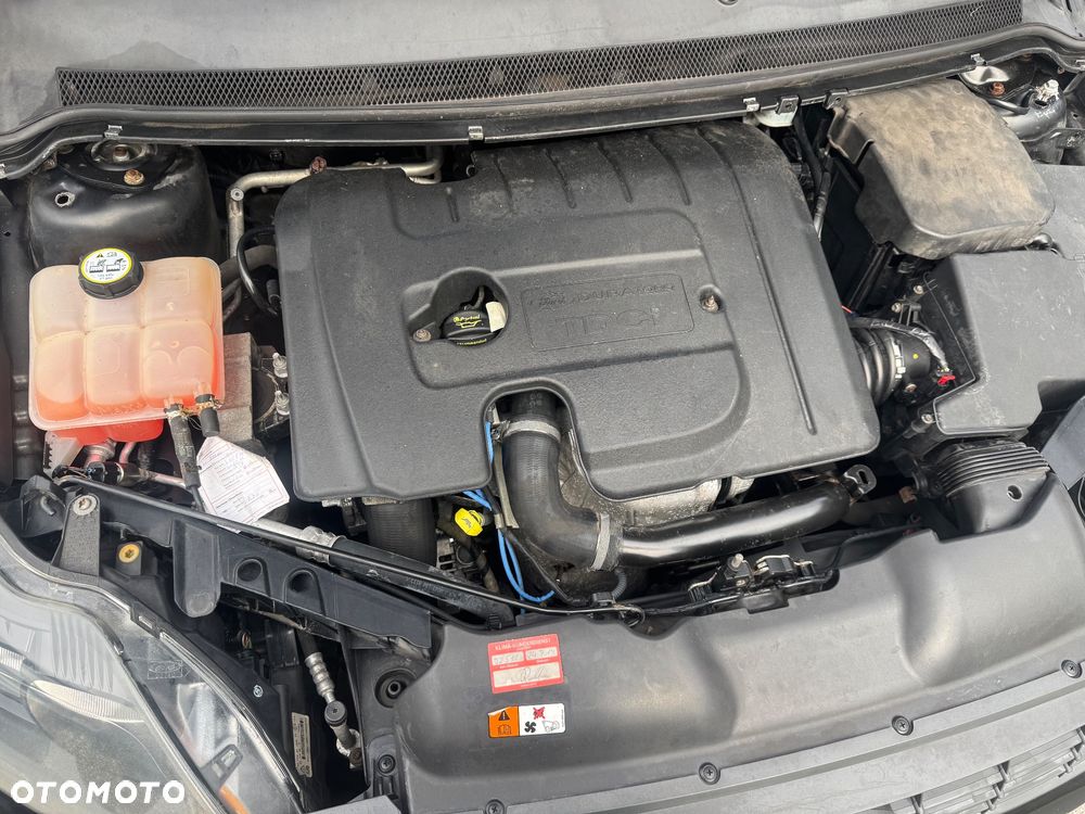 Ford Focus 1.6 TDCi Ghia - 8