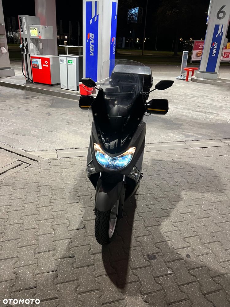 Yamaha NMAX - 9