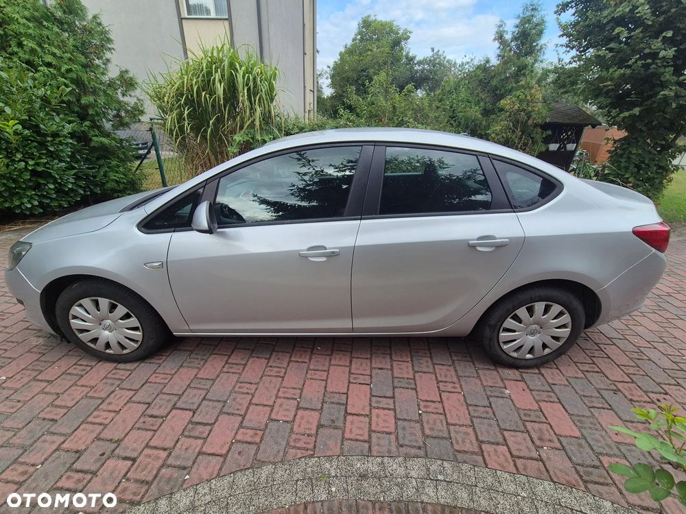 Opel Astra 1.4 Turbo - 4