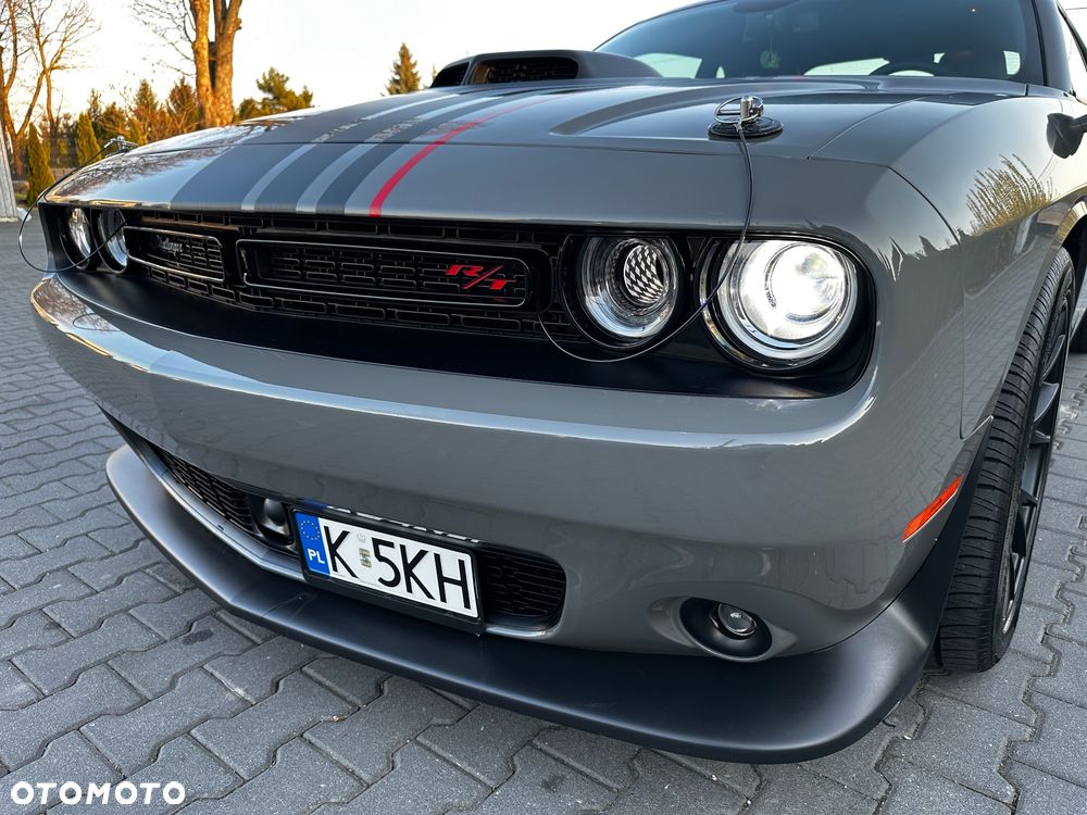 Dodge Challenger 6.4 Scat Pack - 11