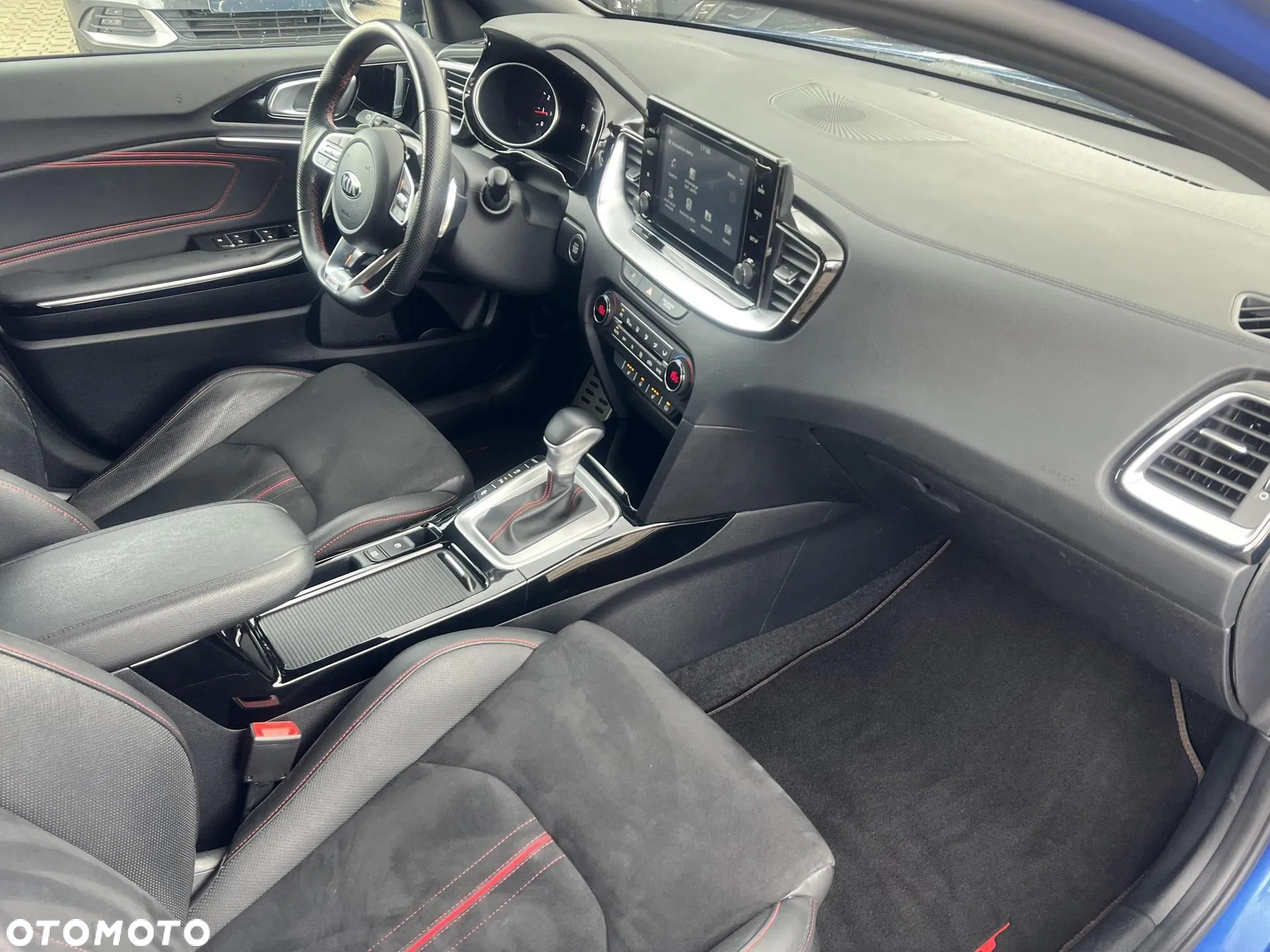 Kia ProCeed 1.6 T-GDI GT DCT - 28