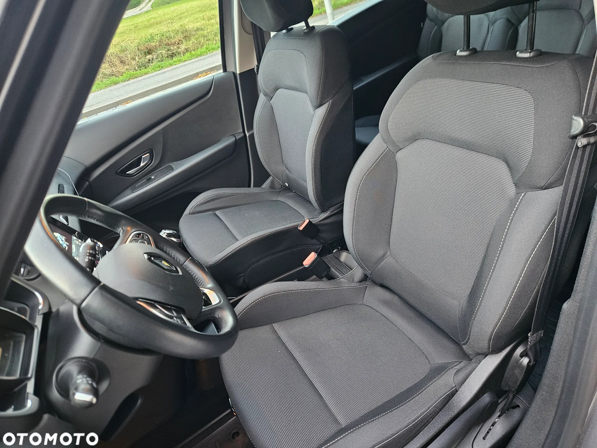 Renault Scenic 1.3 TCe FAP Zen - 30