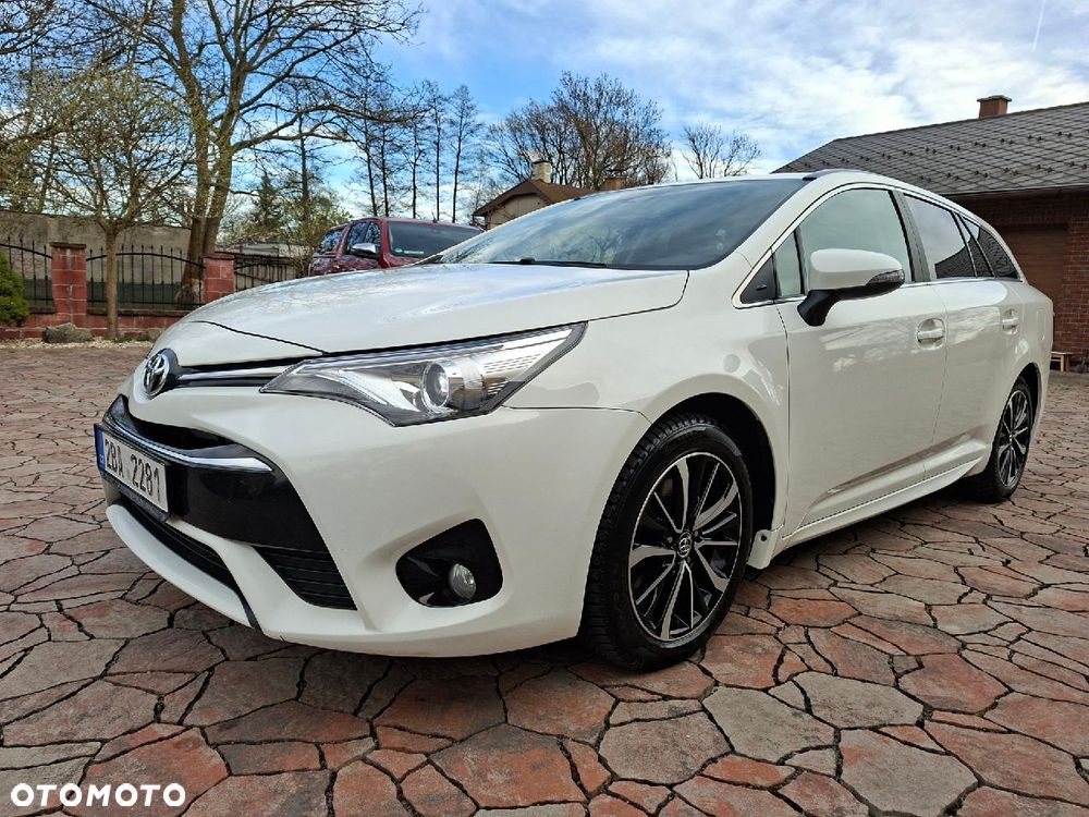 Toyota Avensis 2.0 D-4D Selection - 1
