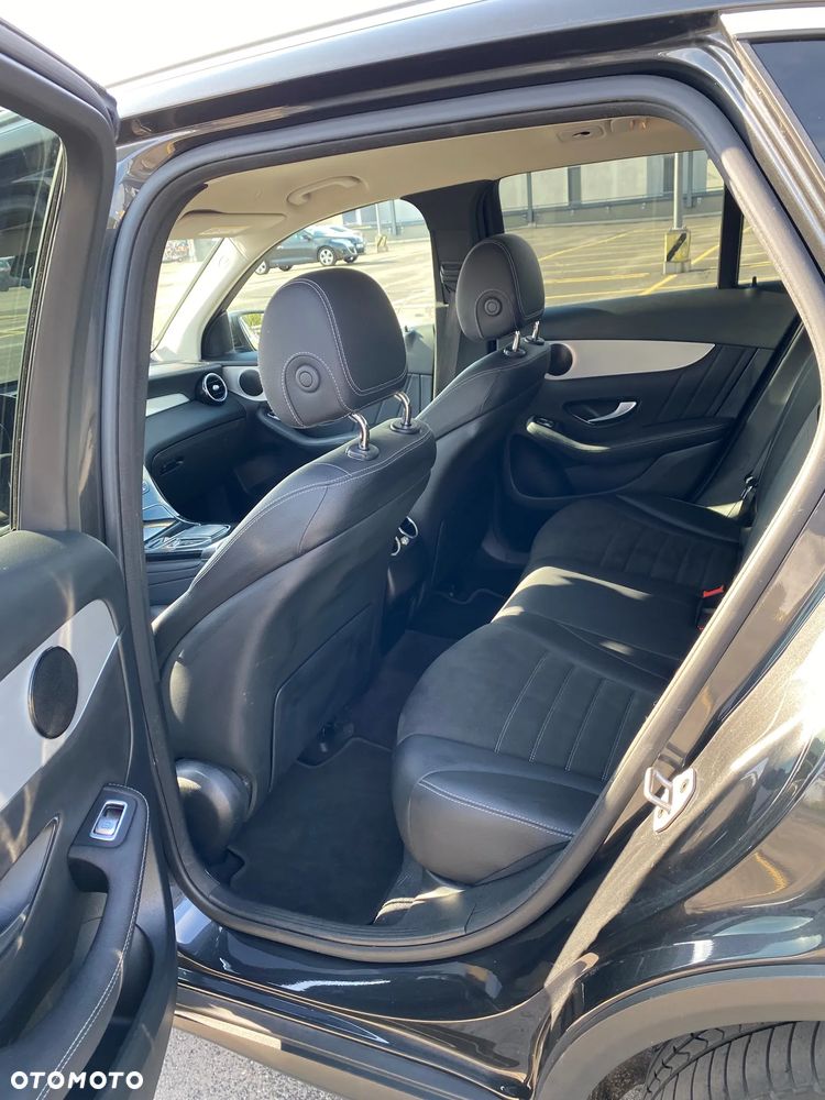 Mercedes-Benz GLC 300 e 4-Matic - 19
