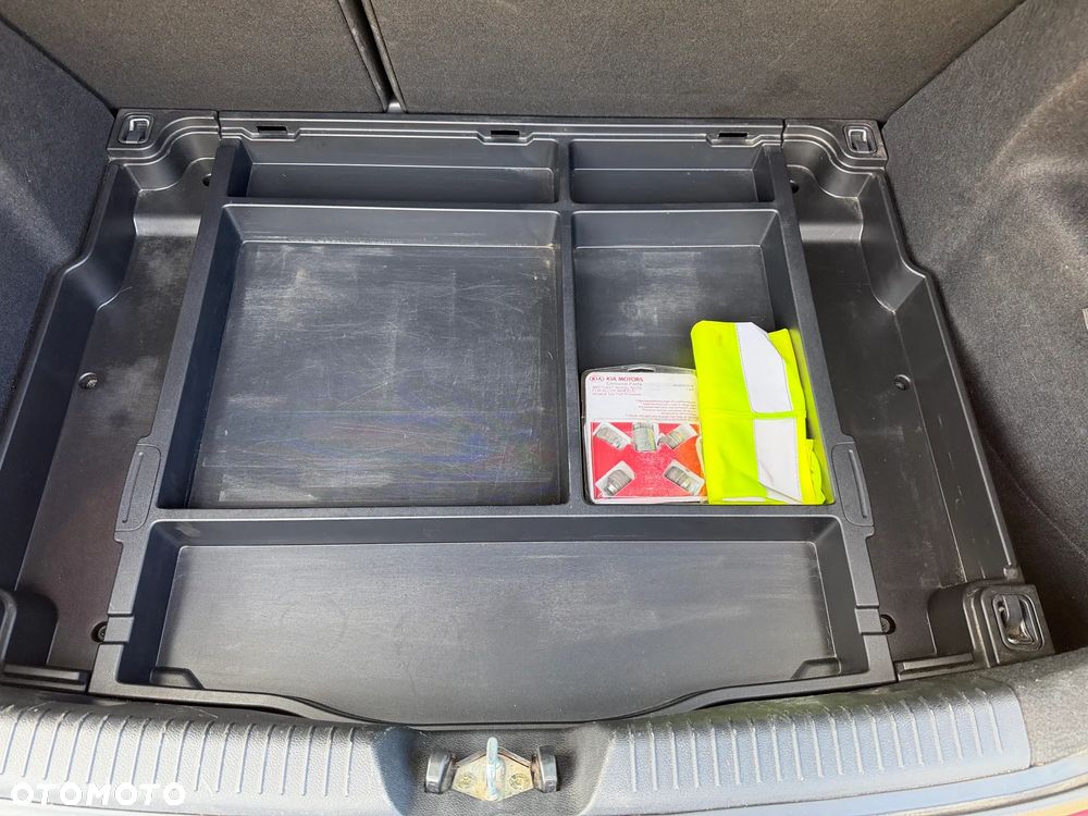 Kia Ceed 1.6 GDI DCT Platinum Edition - 29
