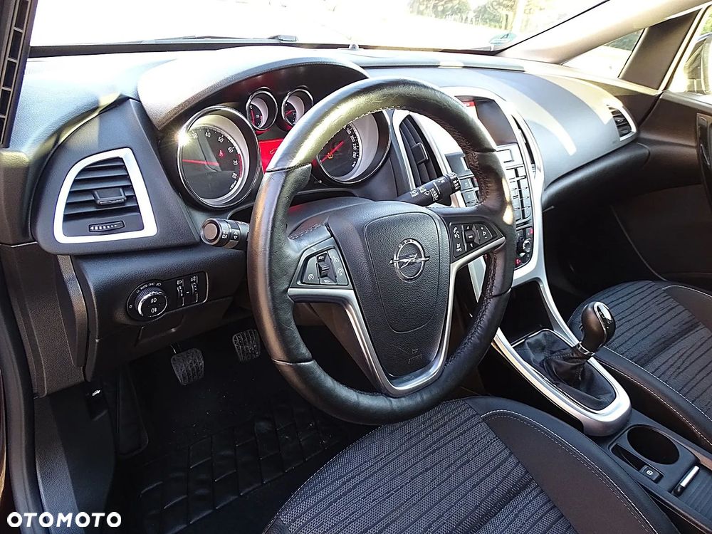 Opel Astra 1.4 Turbo Cosmo - 30