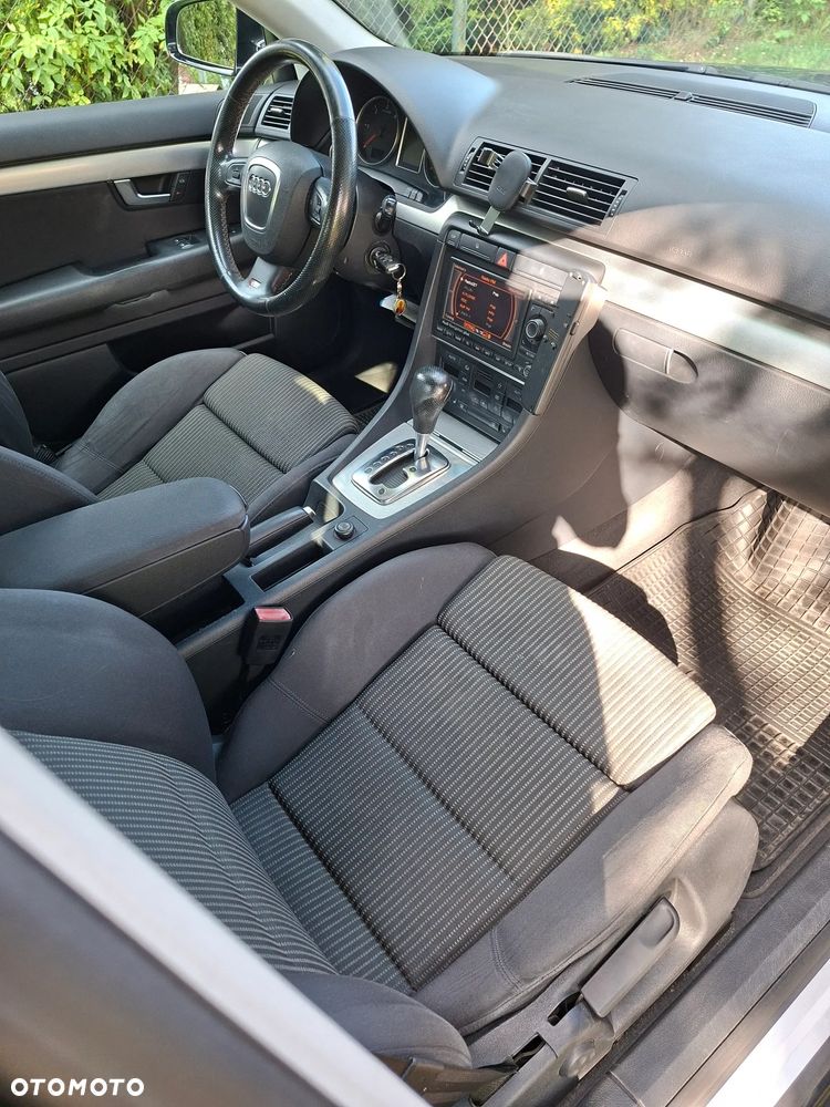 Audi A4 Limousine - 8