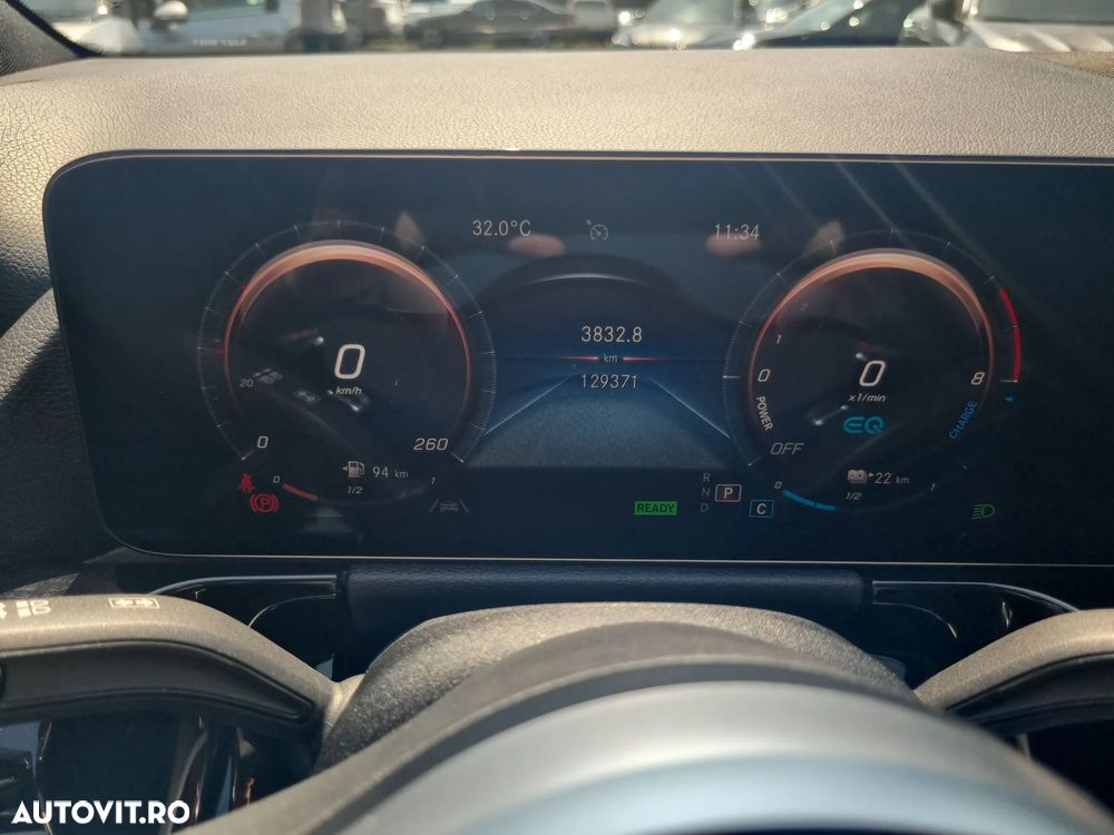 Mercedes-Benz GLA - 11