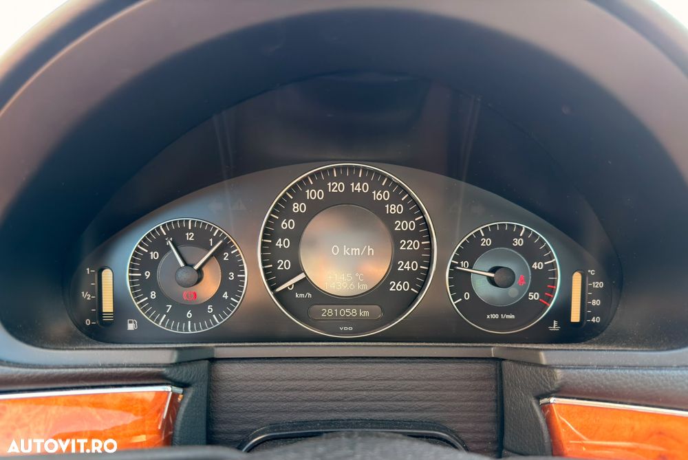 Mercedes-Benz E - 8