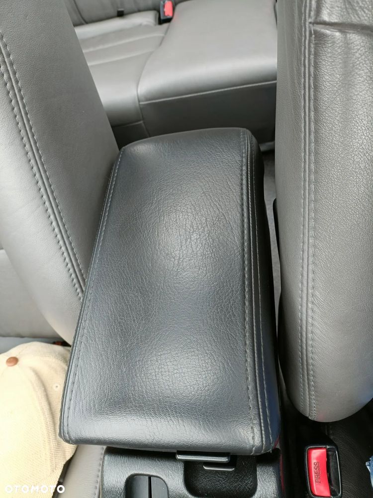 Subaru Outback 3.0 H6 - 35