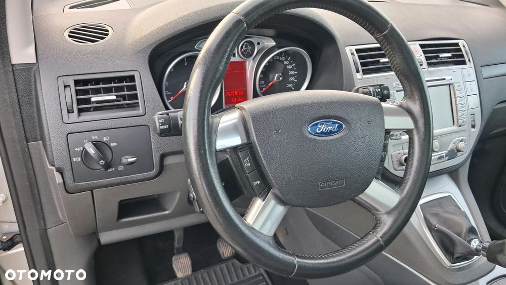 Ford Kuga - 23