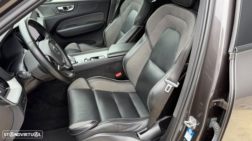 Volvo XC 60 T6 AWD Recharge Plus Dark - 30