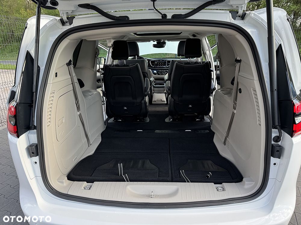 Chrysler Pacifica - 19