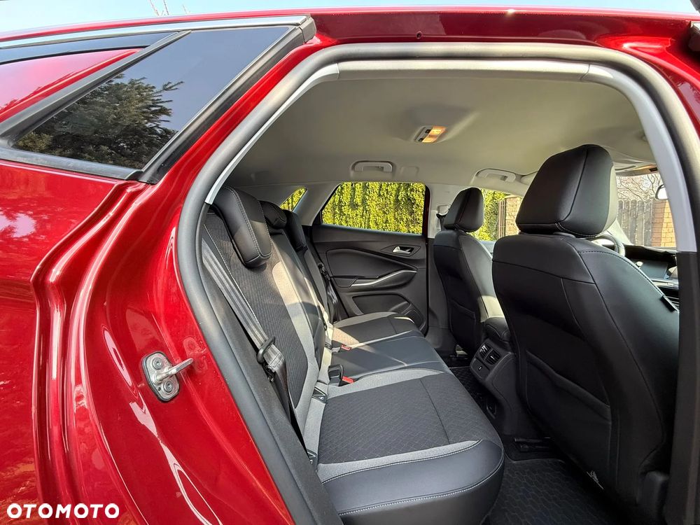 Opel Grandland X 1.2 T GPF Design&Tech S&S - 34