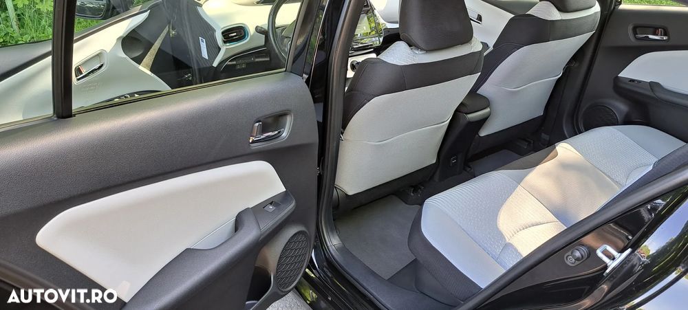 Toyota Prius Hybrid Comfort - 16