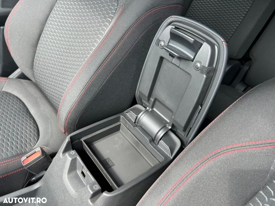 Ford Kuga - 25