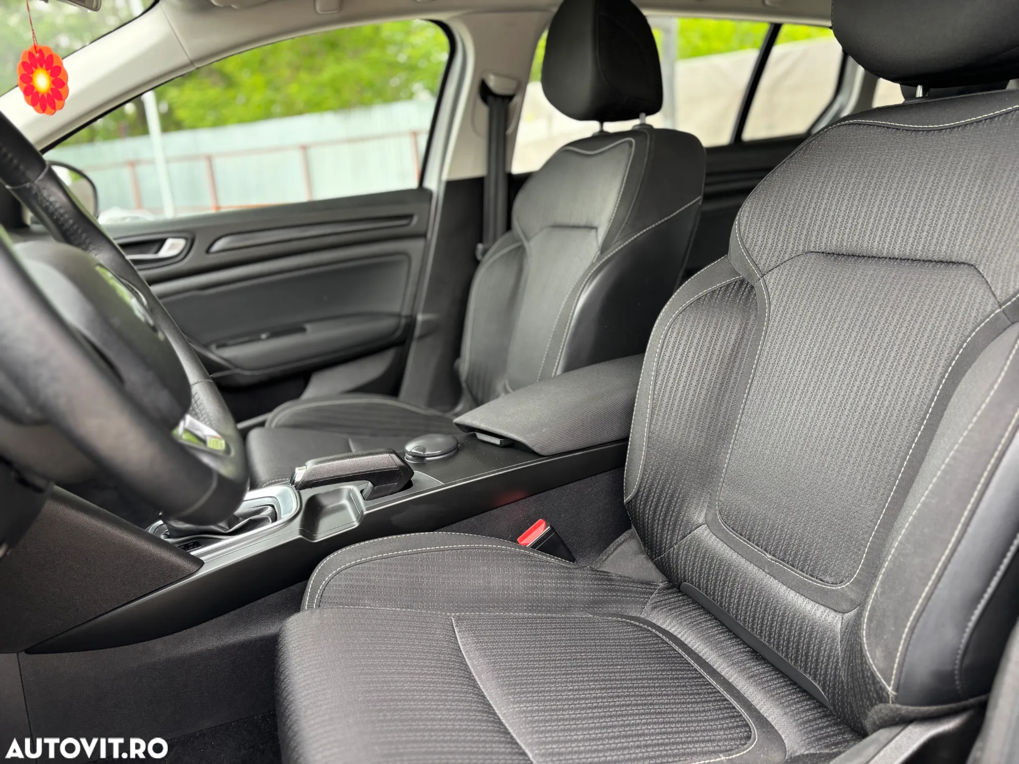 Renault Megane BLUE dCi 115 EDC BUSINESS EDITION - 36