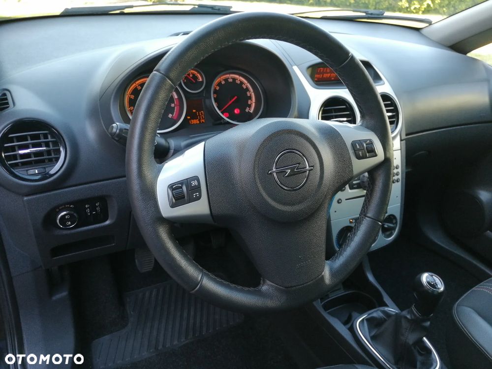 Opel Corsa 1.4 16V EcoFLEX Start-Stop 150 Jahre - 13