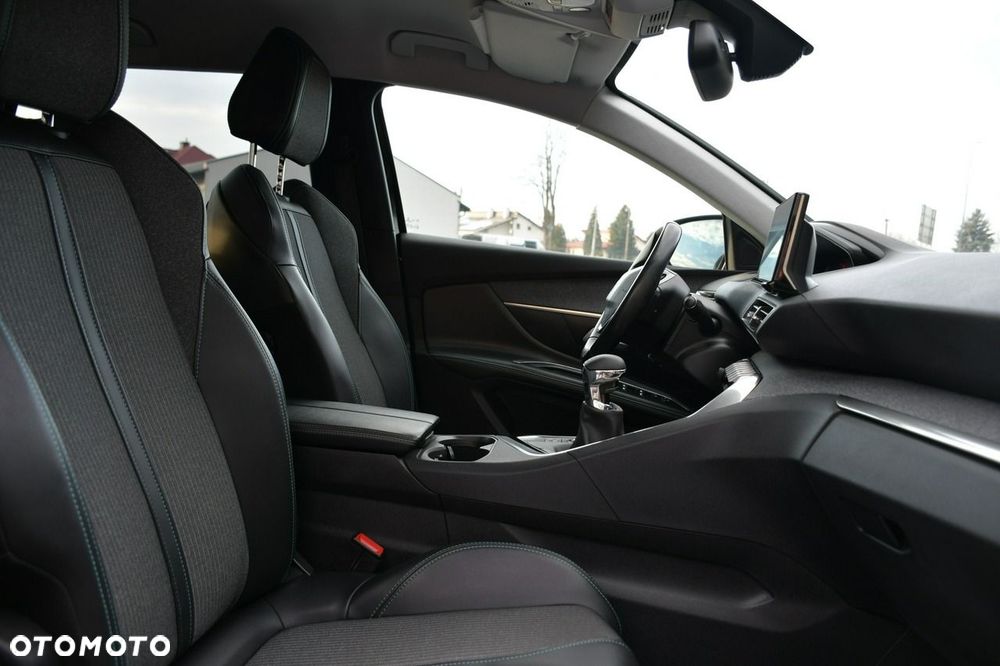 Peugeot 5008 1.5 BlueHDi Allure S&S - 22
