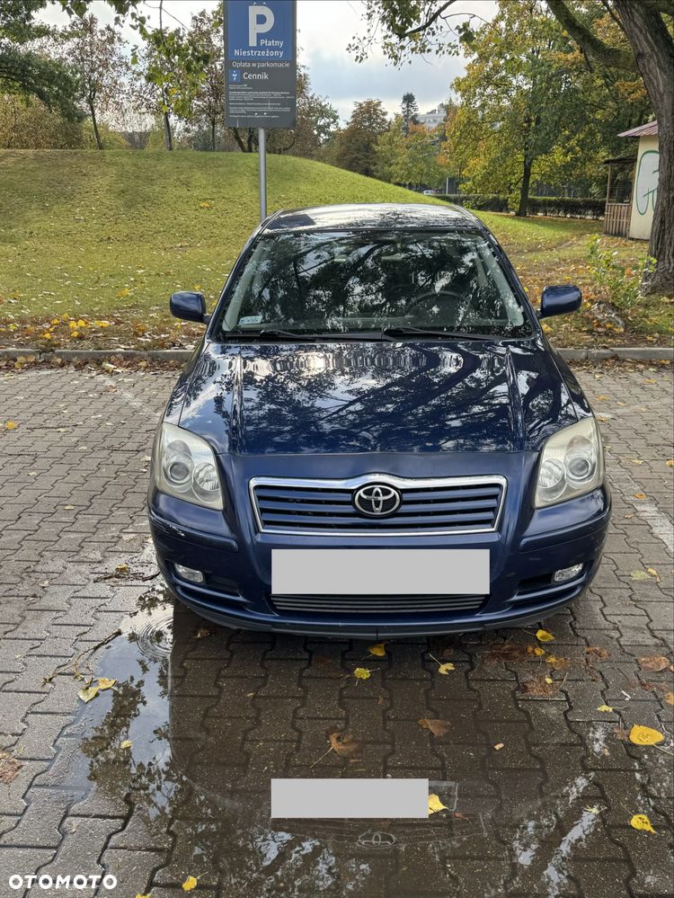Toyota Avensis - 2