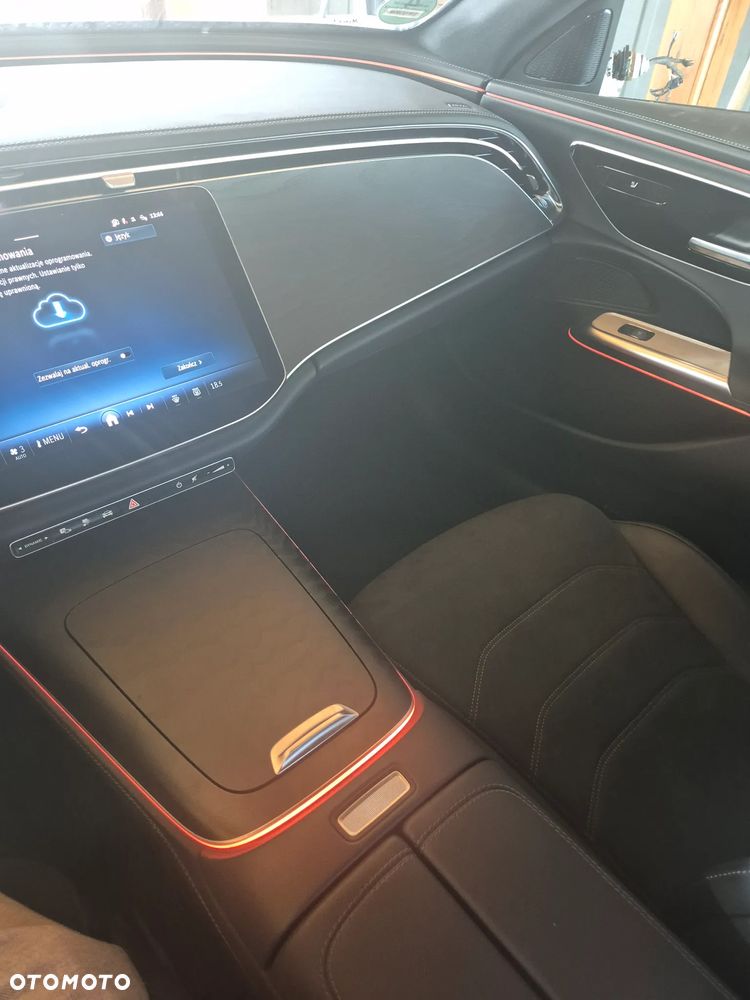 Mercedes-Benz Klasa E 300 9G-TRONIC AMG Line - 24