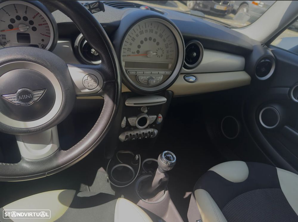 MINI 3 Portas Cooper D - 16