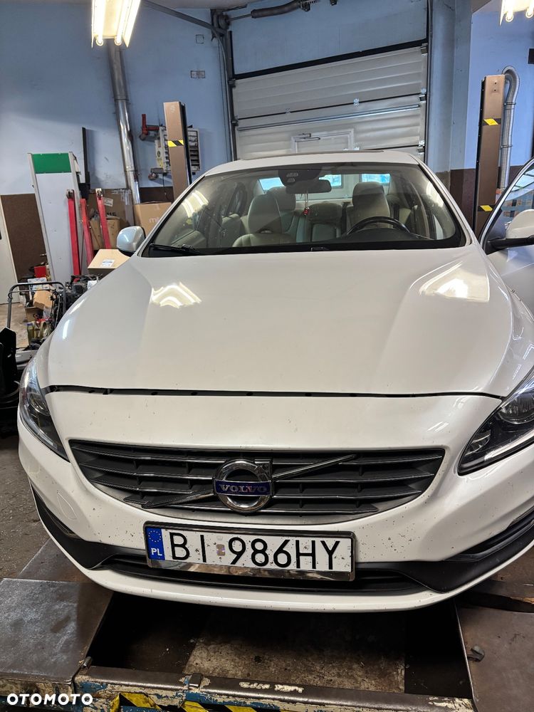 Volvo S60 T5 Drive-E Dynamic Edition (Kinetic) - 2