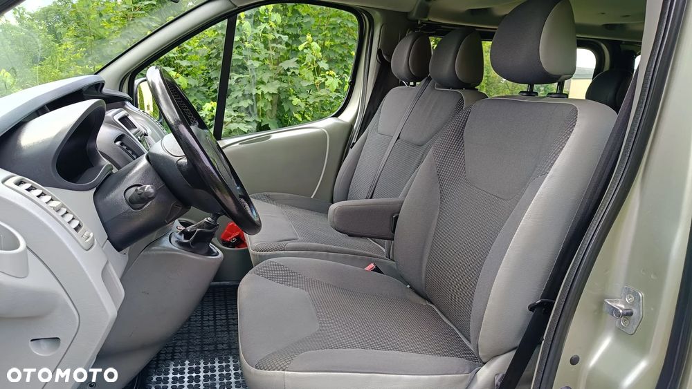 Opel Vivaro L2H1 2.9t - 19