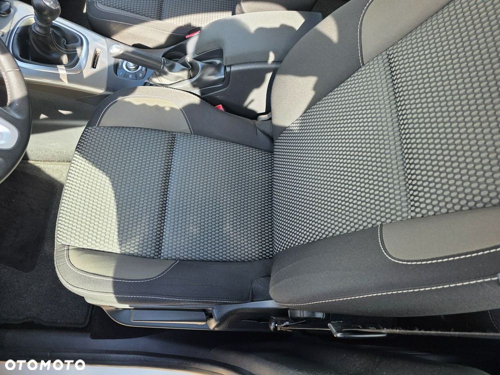 Renault Scenic 1.6 16V 110 Dynamique - 15