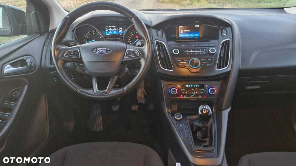 Ford Focus 1.0 EcoBoost STart-Stopp-System TITANIUM - 2